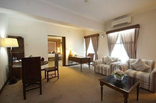Bahari Inn Tegal Εξωτερικό φωτογραφία